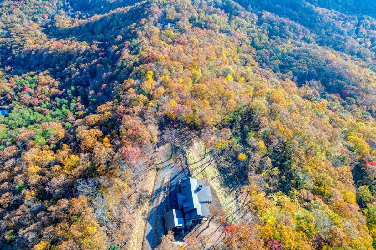 4 Bedroom Mountain Cabin w/ Hot Tub & Pool Table #29