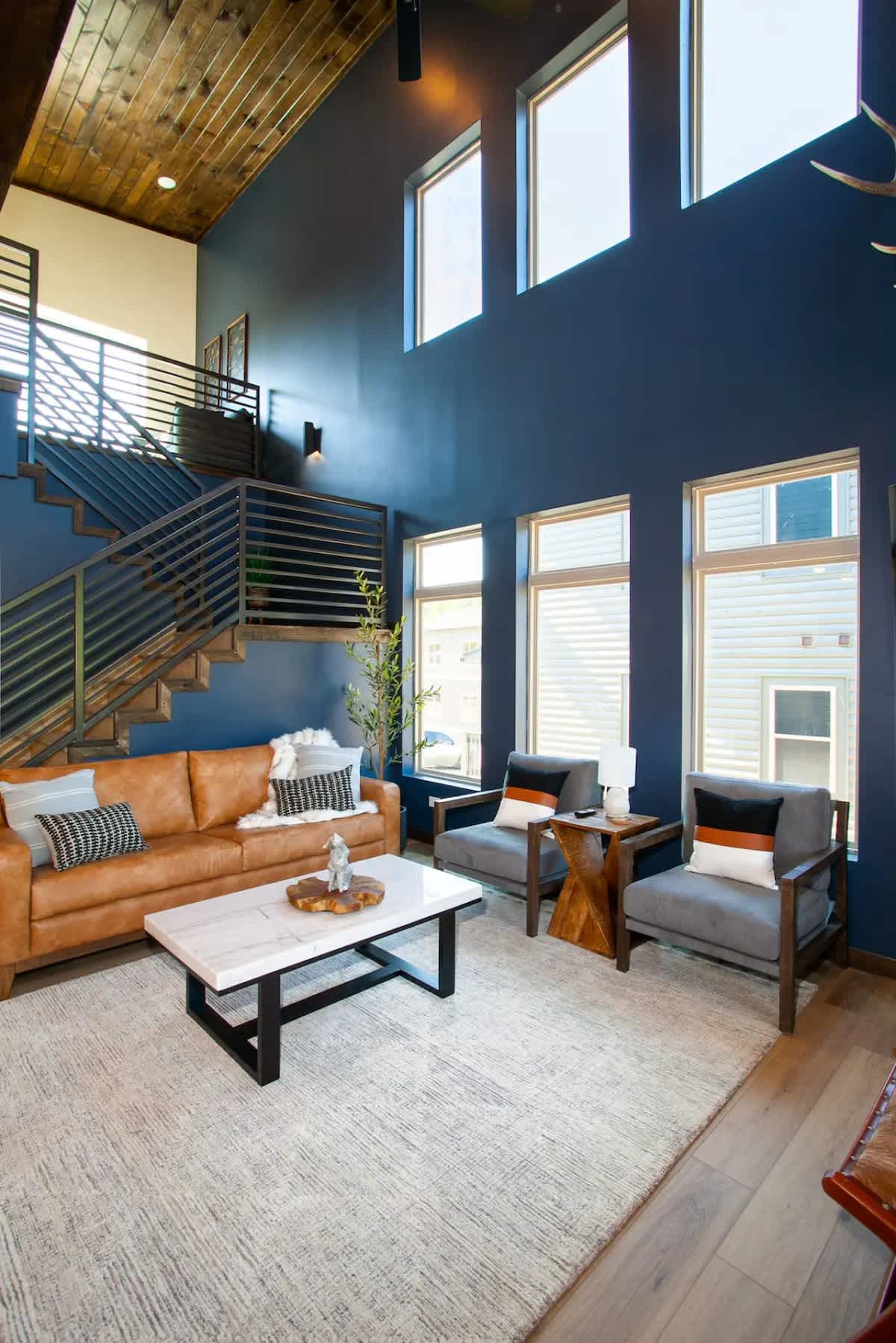 Living Room image 1