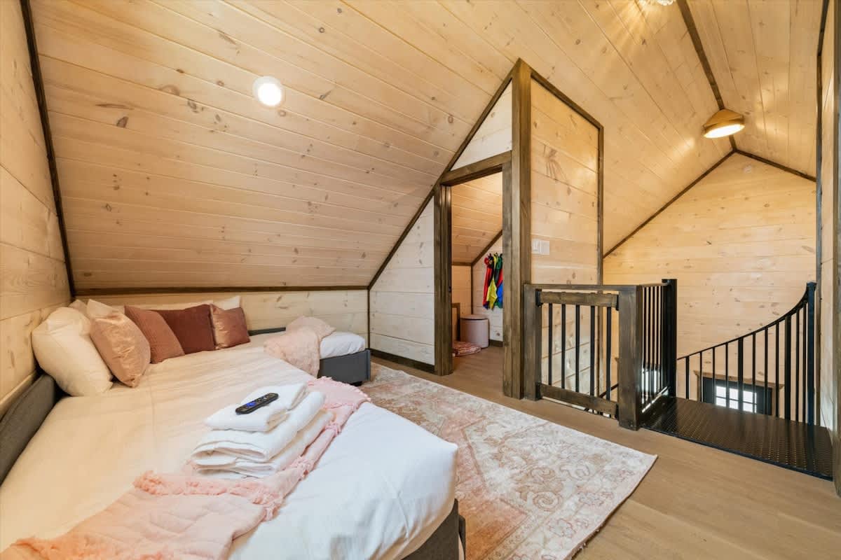 Bedroom 1 image 1