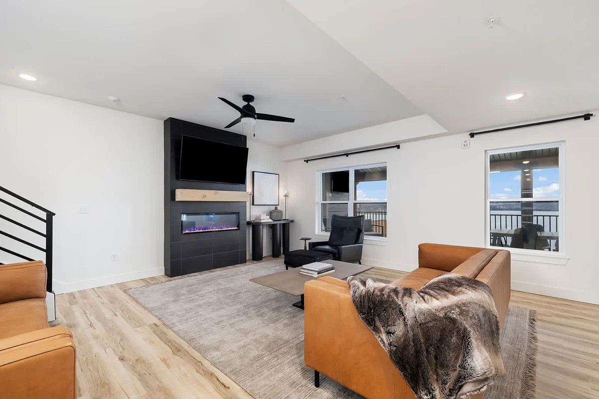 Lakefront Luxury 9BR Retreat—Pools & Hot Tub #35