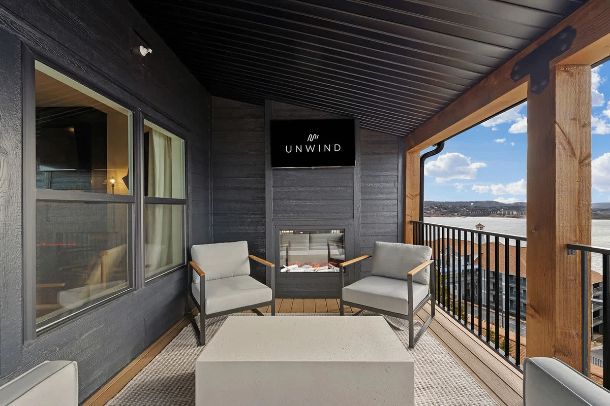 Lakefront Luxury 9BR Retreat—Pools & Hot Tub #18