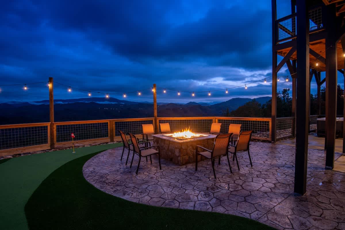 Luxury 5BR Mountain Lodge • Hot Tub & Views #35