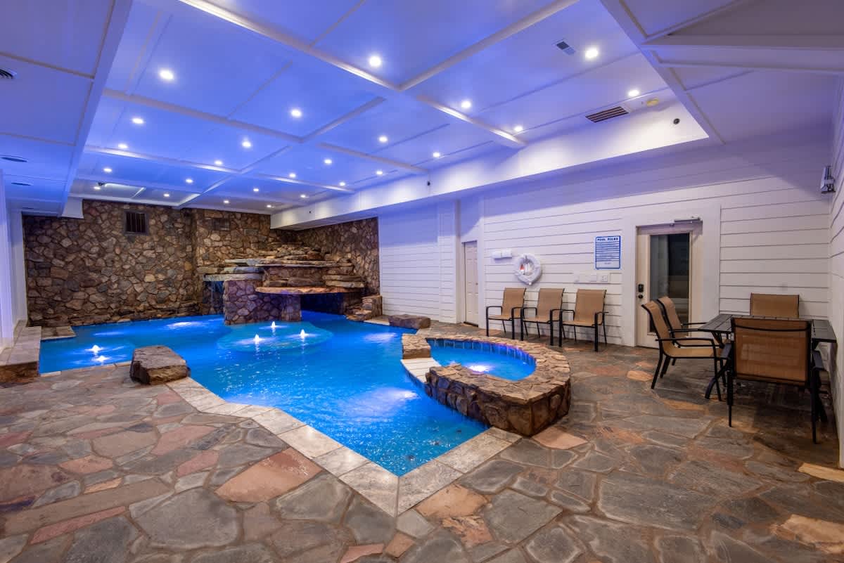 Luxury 5BR Mountain Lodge • Hot Tub & Views #24