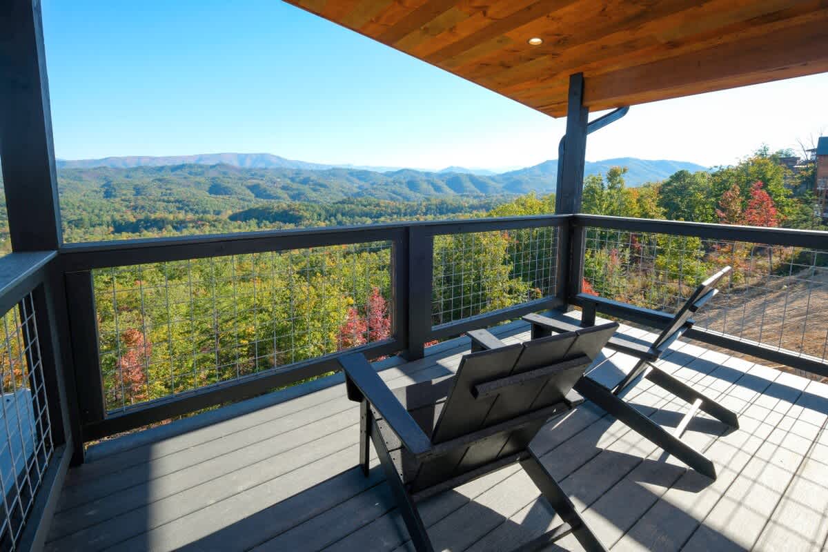 Luxury 5BR Mountain Lodge • Hot Tub & Views #53