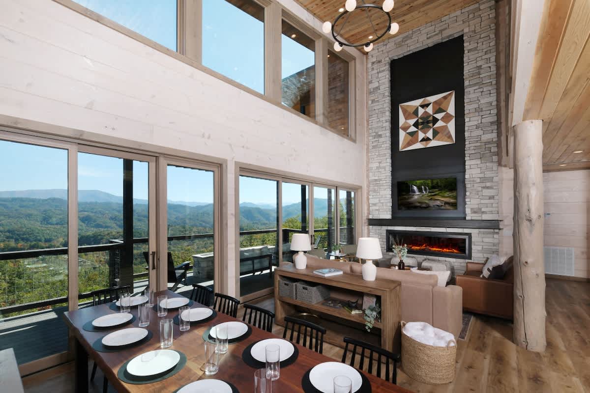 Luxury 5BR Mountain Lodge • Hot Tub & Views #41