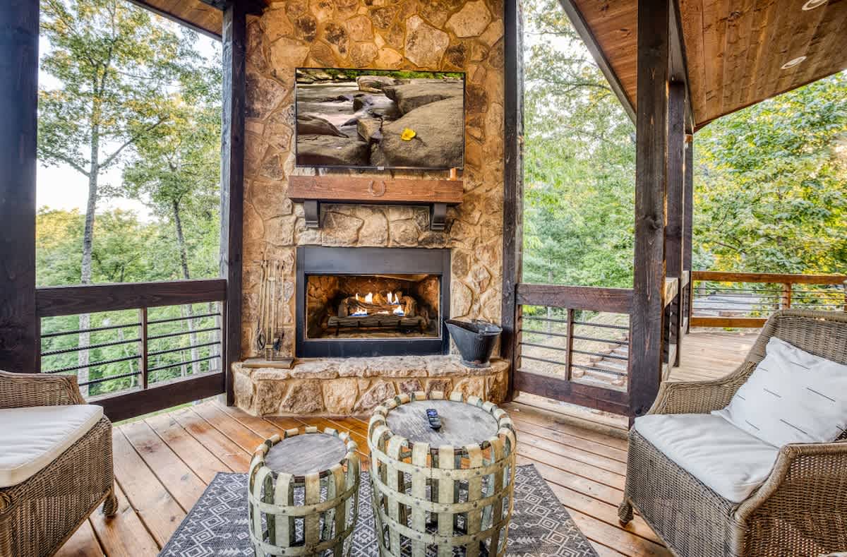 Home in Blairsville property photo 4