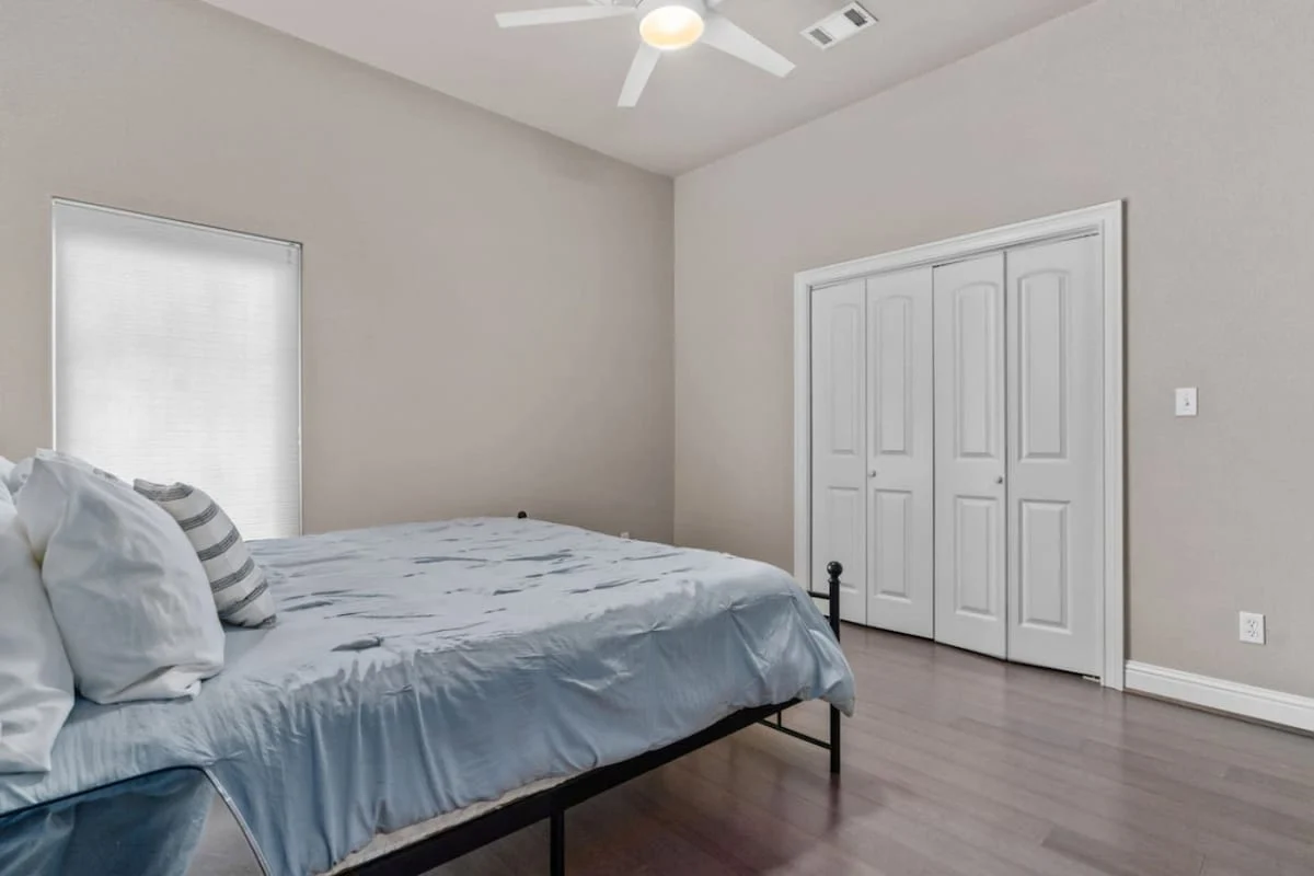 Bedroom 1 image 1