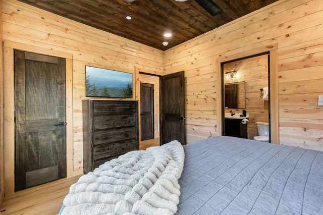 3BR Smokies Fairway | Hot Tub, Arcade & Rooftop #22