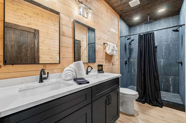 3BR Smokies Fairway | Hot Tub, Arcade & Rooftop #13