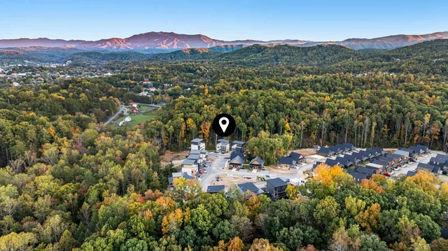 3BR Smokies Fairway | Hot Tub, Arcade & Rooftop #29