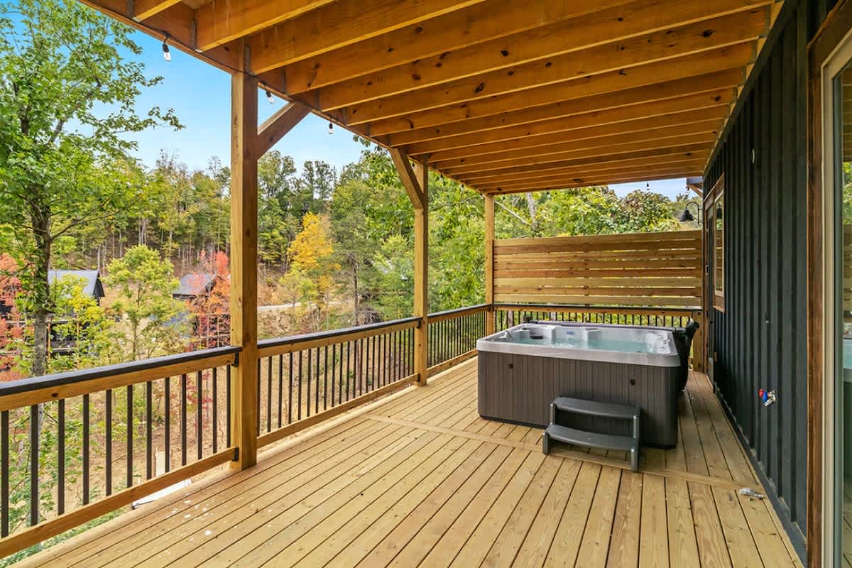 Hot Tub Lake View Family Getaway w/ Lake Access #18