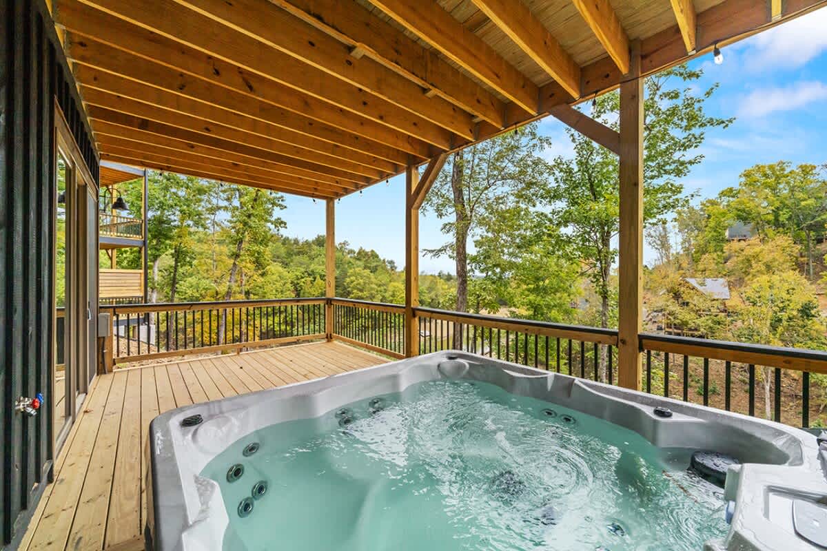 Hot Tub Lake View Family Getaway w/ Lake Access #27