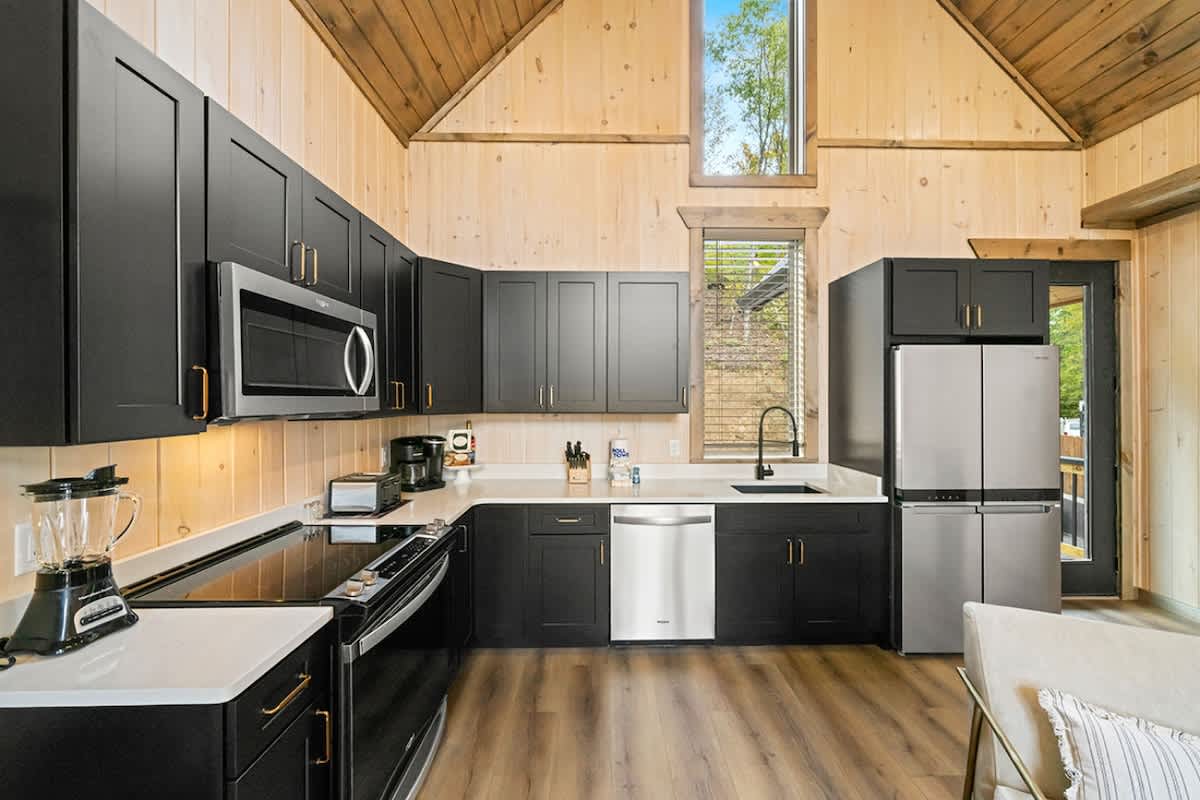 Hot Tub Lake View Family Getaway w/ Lake Access #3