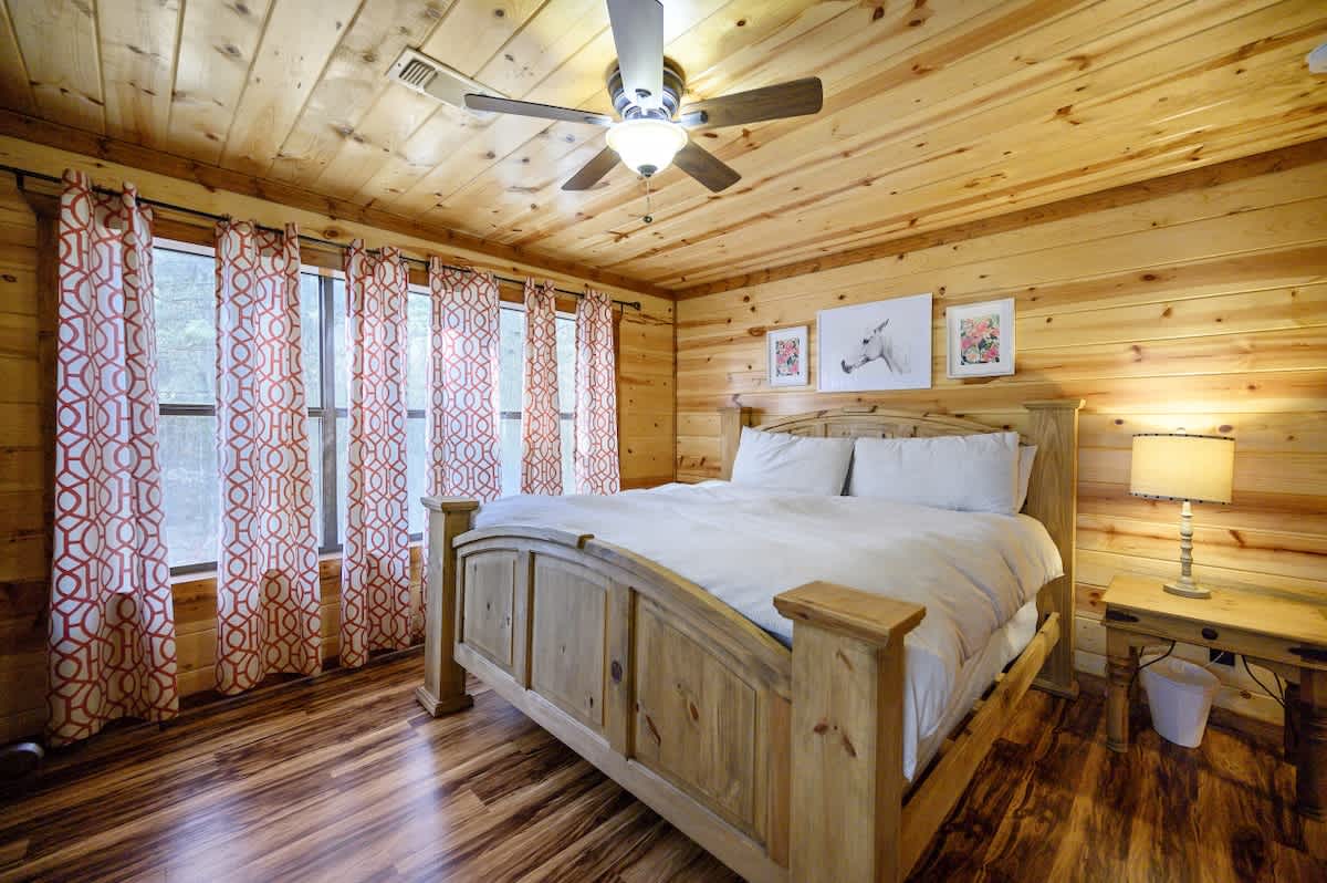 Bedroom 1 image 1