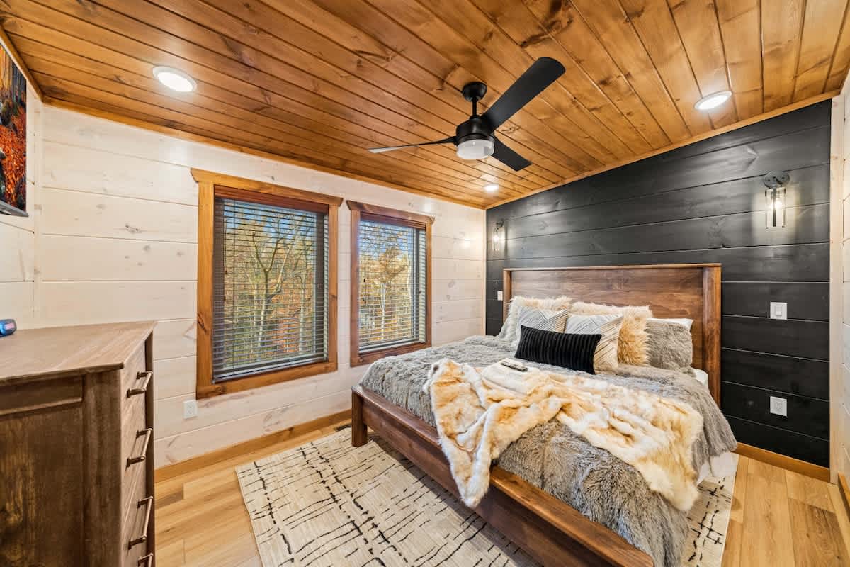 Bedroom 4 image 1