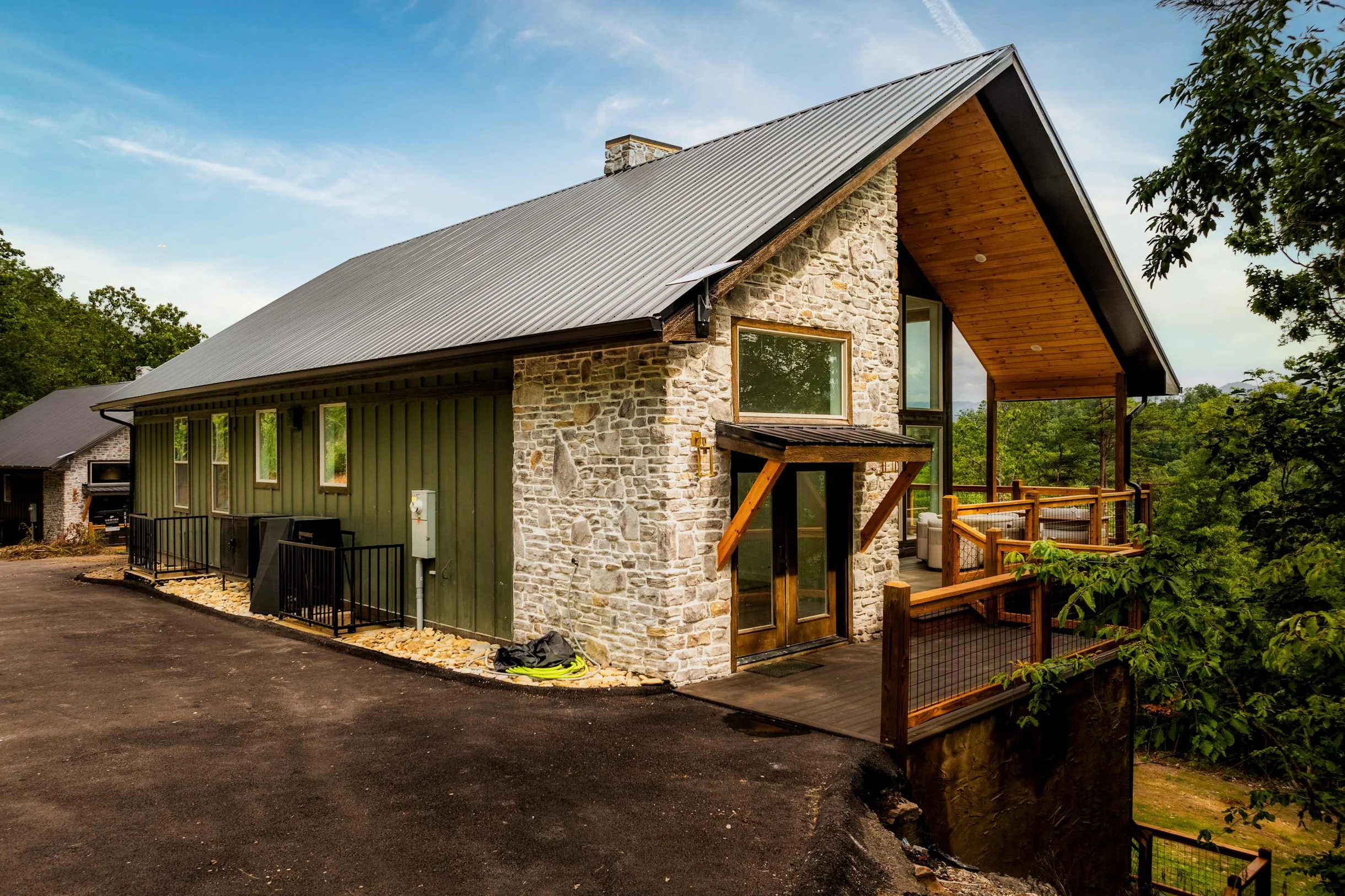 Luxe Home - Heated Pool, Hot Tub & Mountain Views! #133