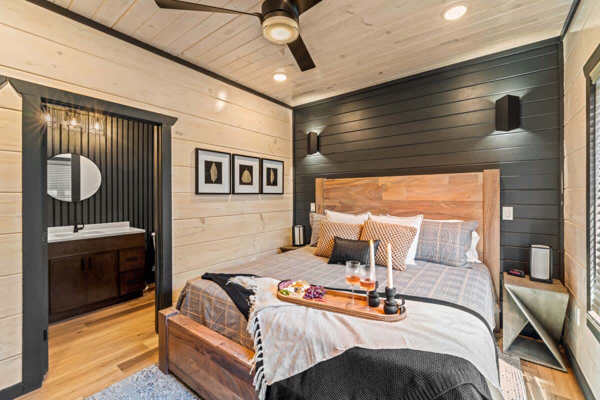 Indoor Pool & Hot Tub Cabin - Parkway Retreat #29