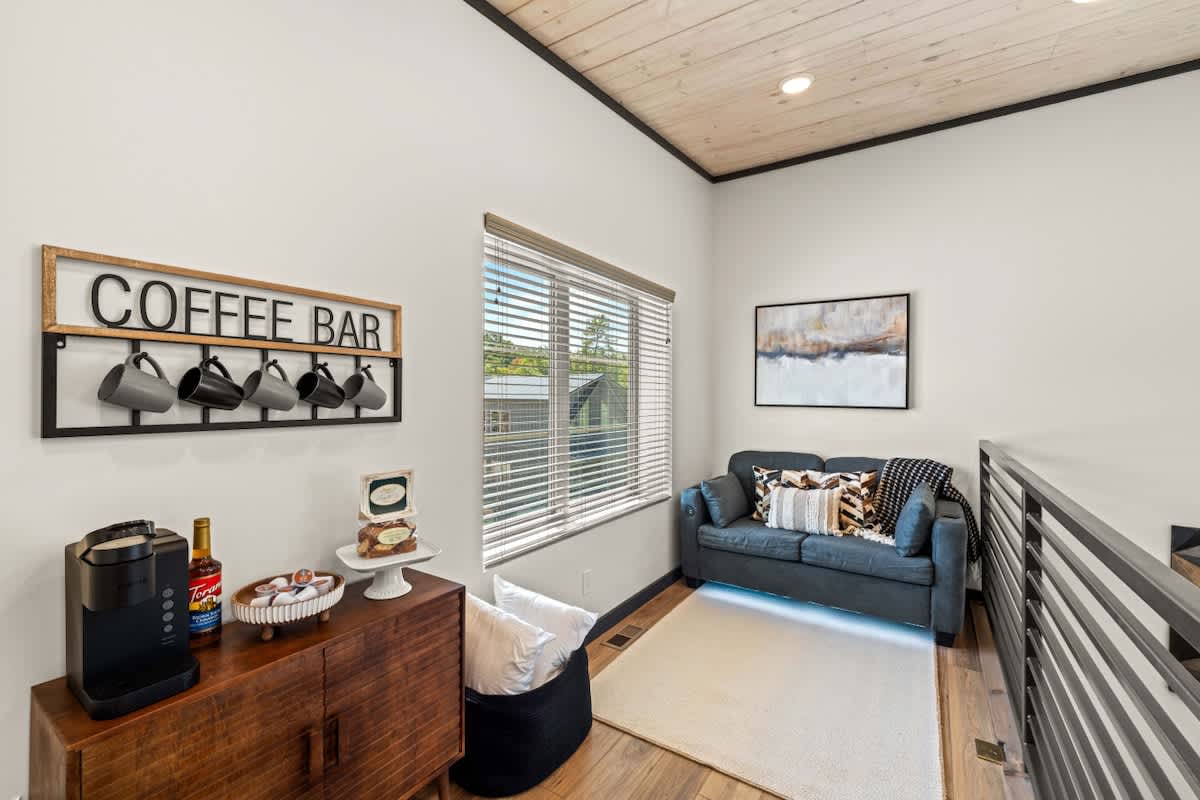 Indoor Pool & Hot Tub Cabin - Parkway Retreat #17