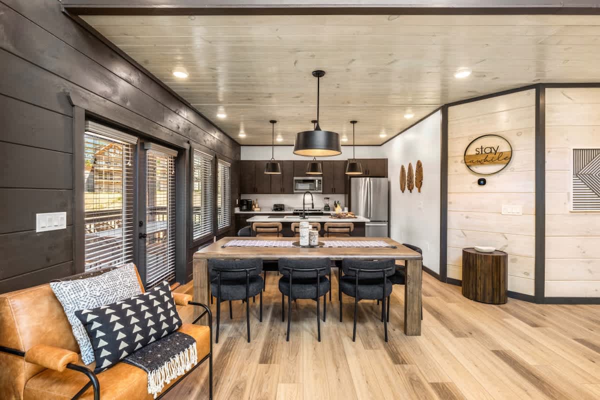 Indoor Pool & Hot Tub Cabin - Parkway Retreat #7