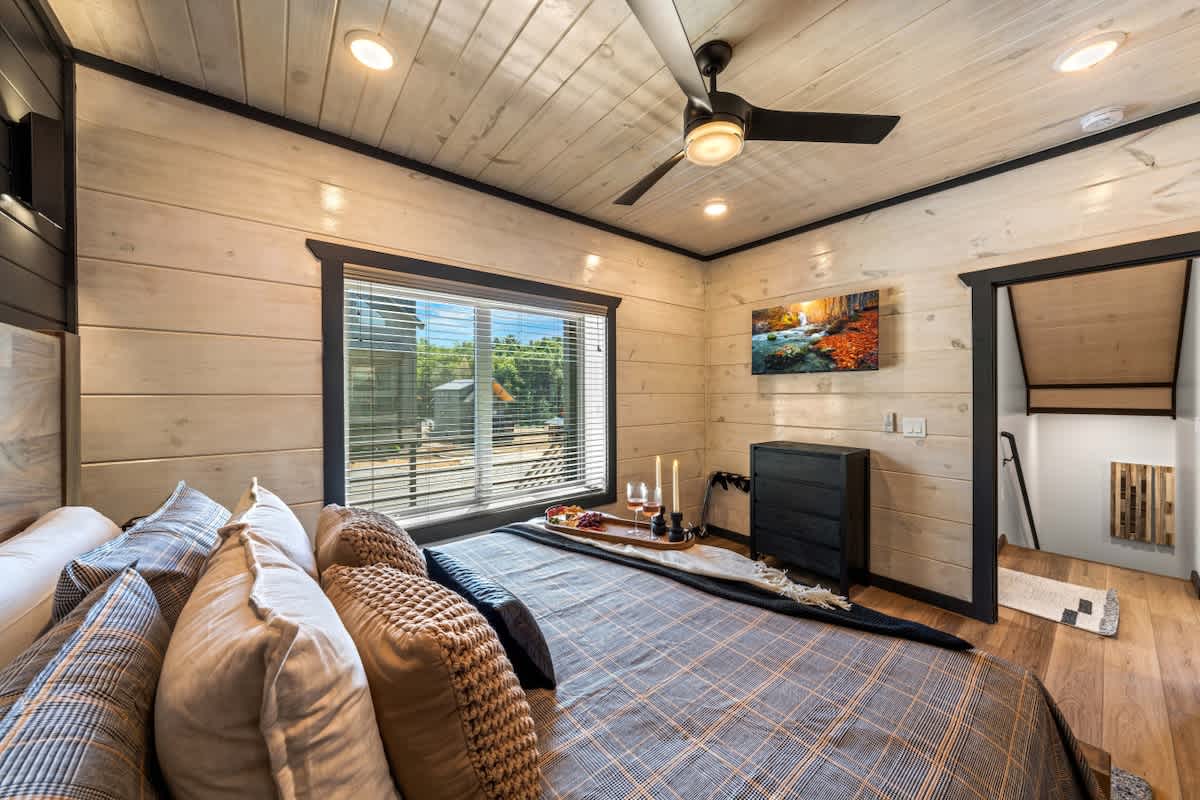 Indoor Pool & Hot Tub Cabin - Parkway Retreat #5
