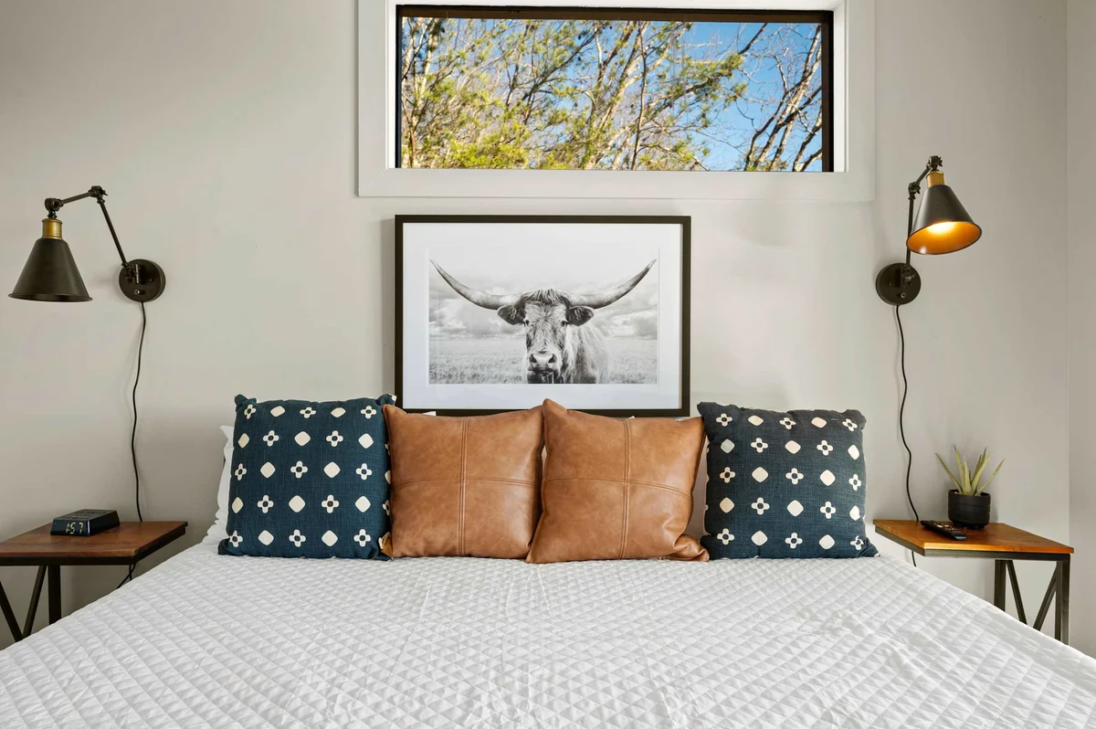 Bedroom 2 image 1