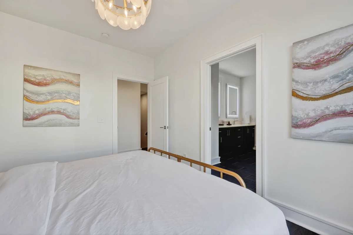 Bedroom 1 image 1