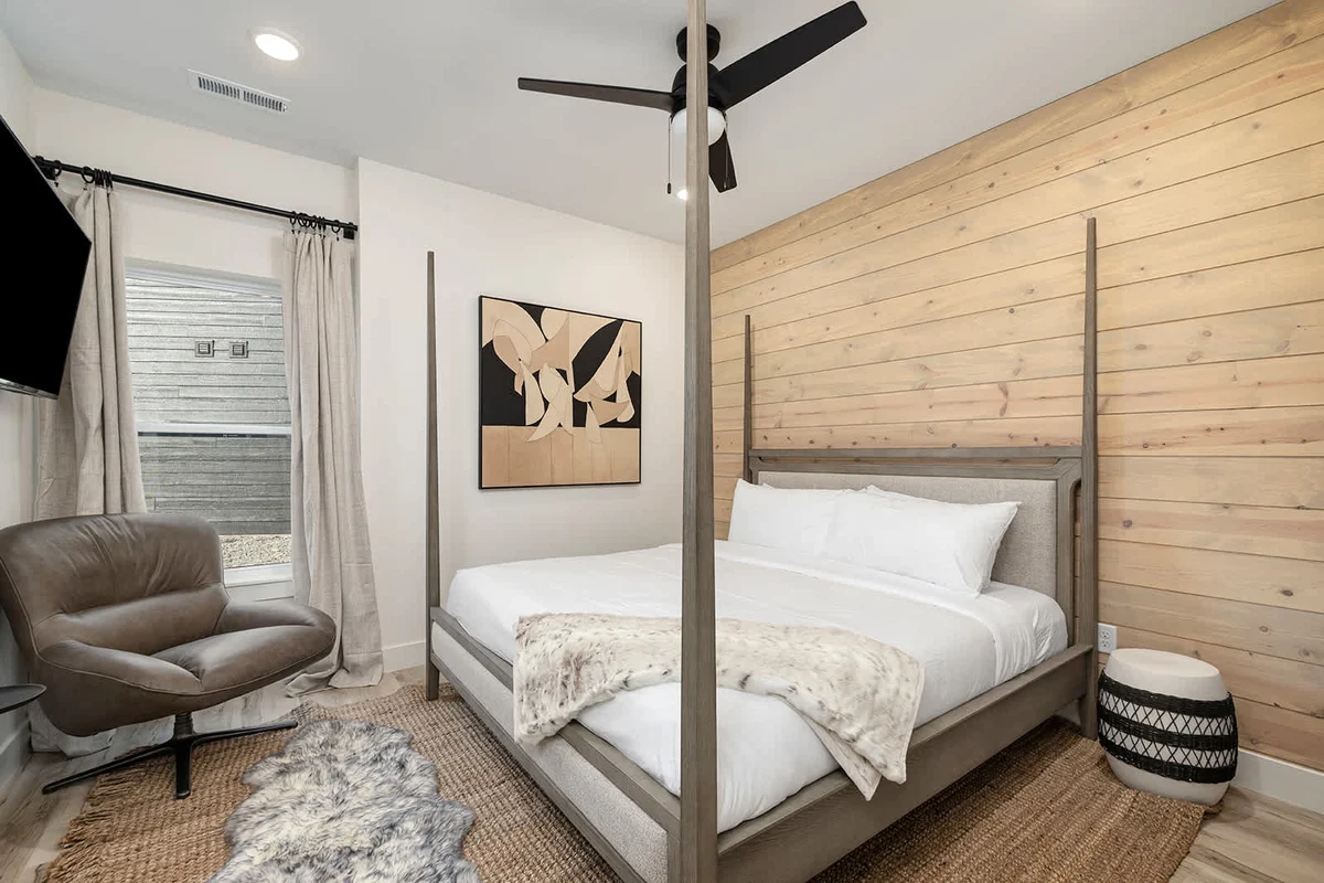 Bedroom 1 image 1