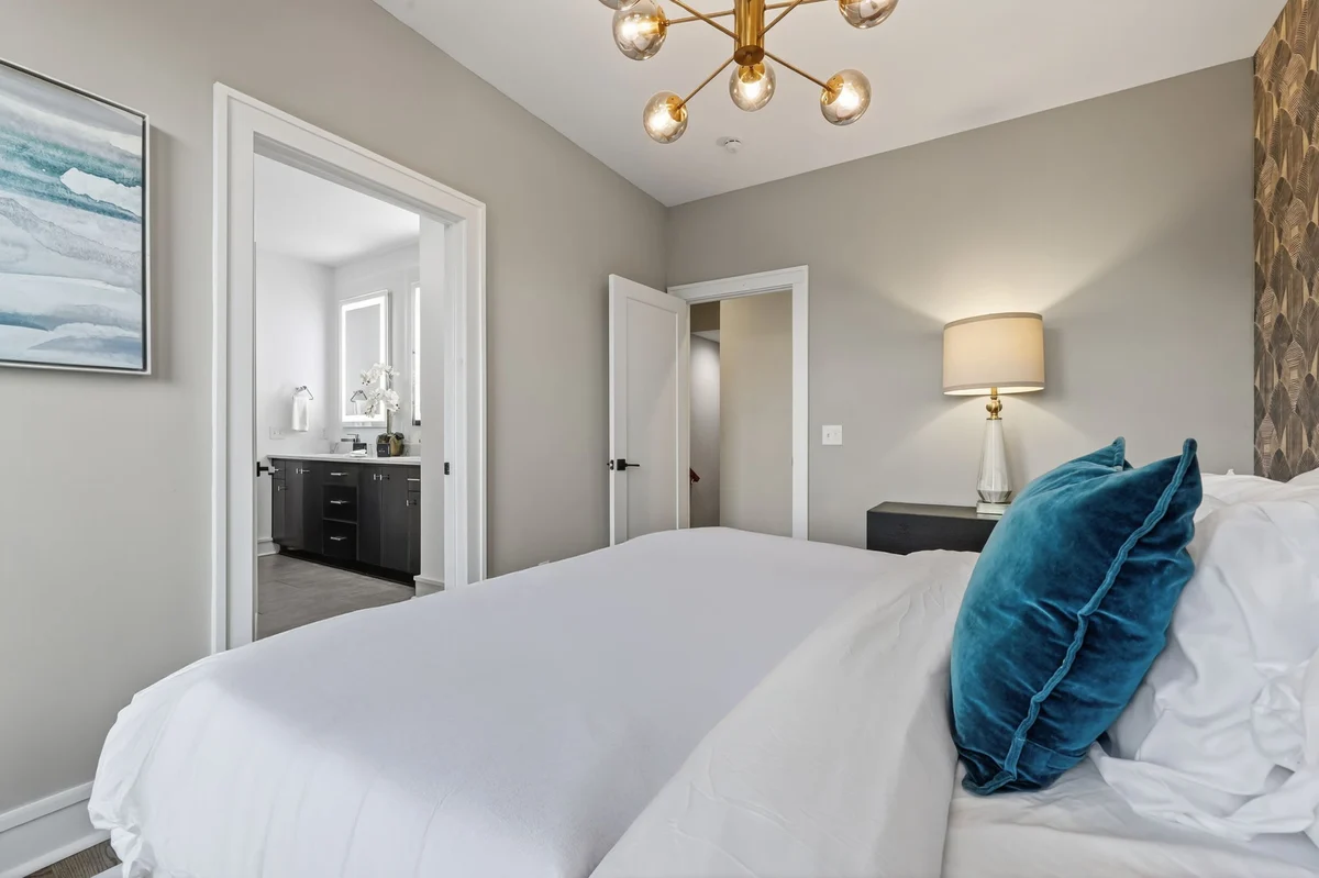 Bedroom 1 image 1