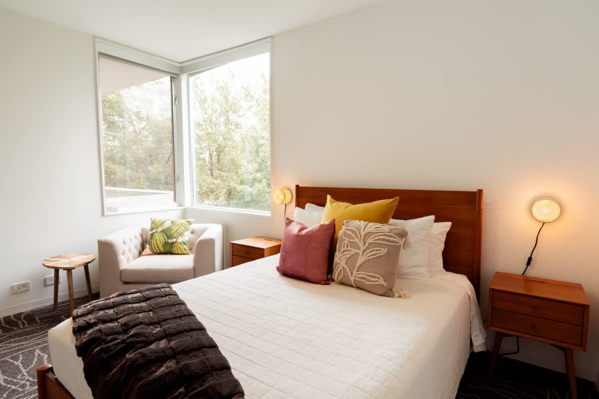 4BR Rice Village w/Rooftop Deck & BBQ, Sleeps 12 #2