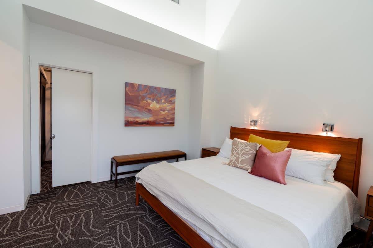 4BR Rice Village w/Rooftop Deck & BBQ, Sleeps 12 #17
