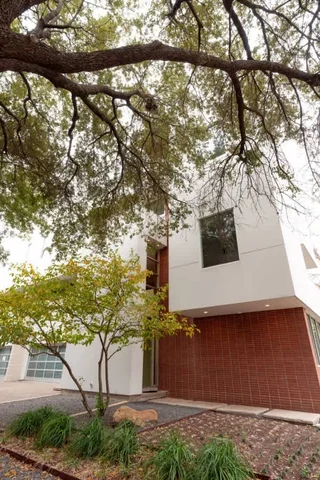 4BR Rice Village w/Rooftop Deck & BBQ, Sleeps 12 #20