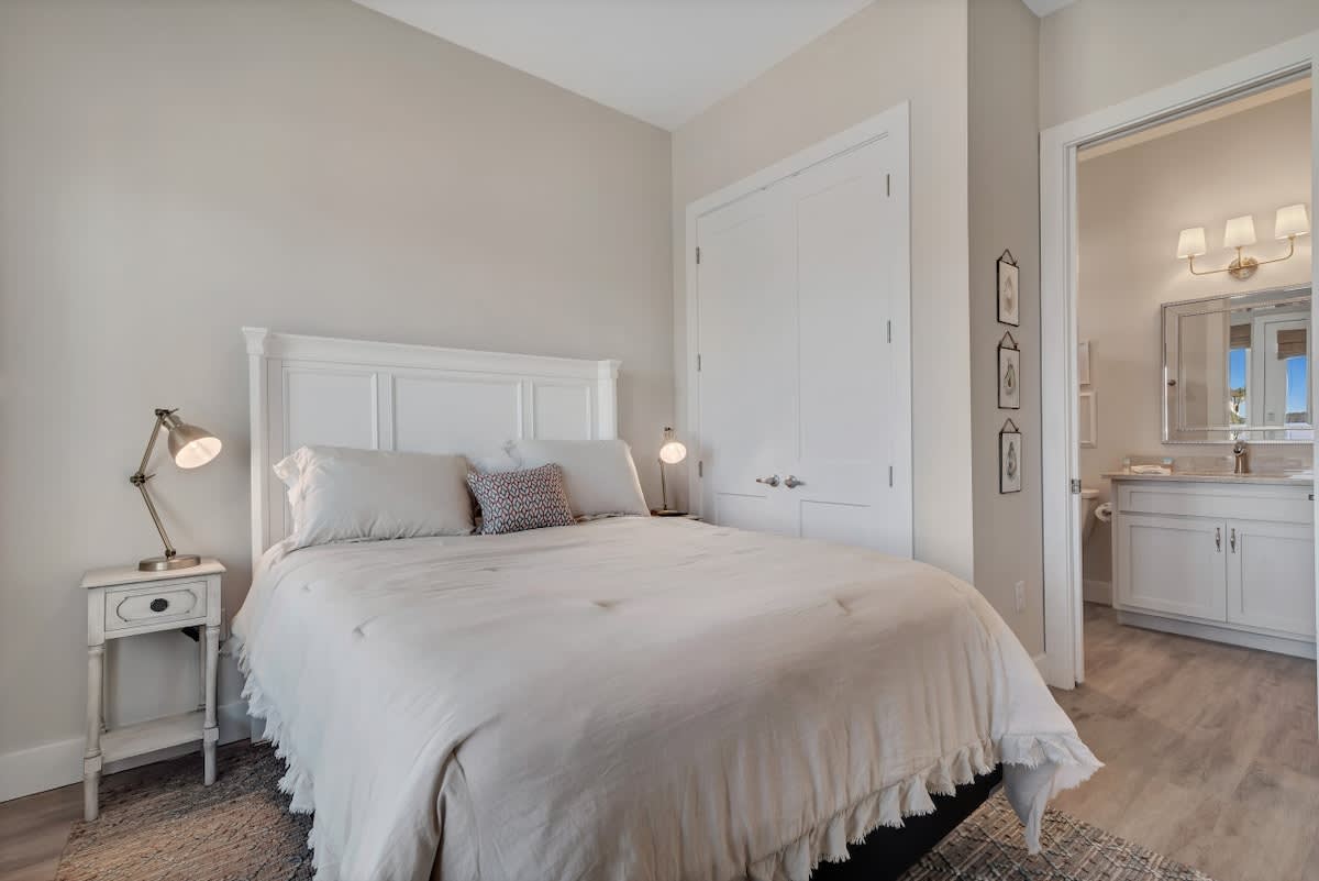 Bedroom 3 image 1