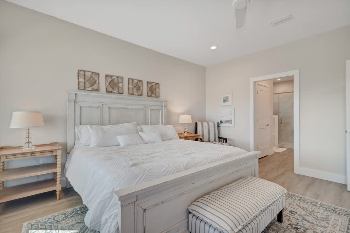 Bedroom 1 image 1