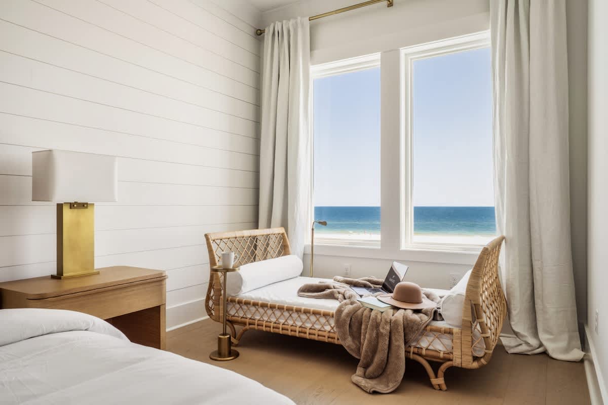 Beachfront Luxury w/ Pool & Elevator #34