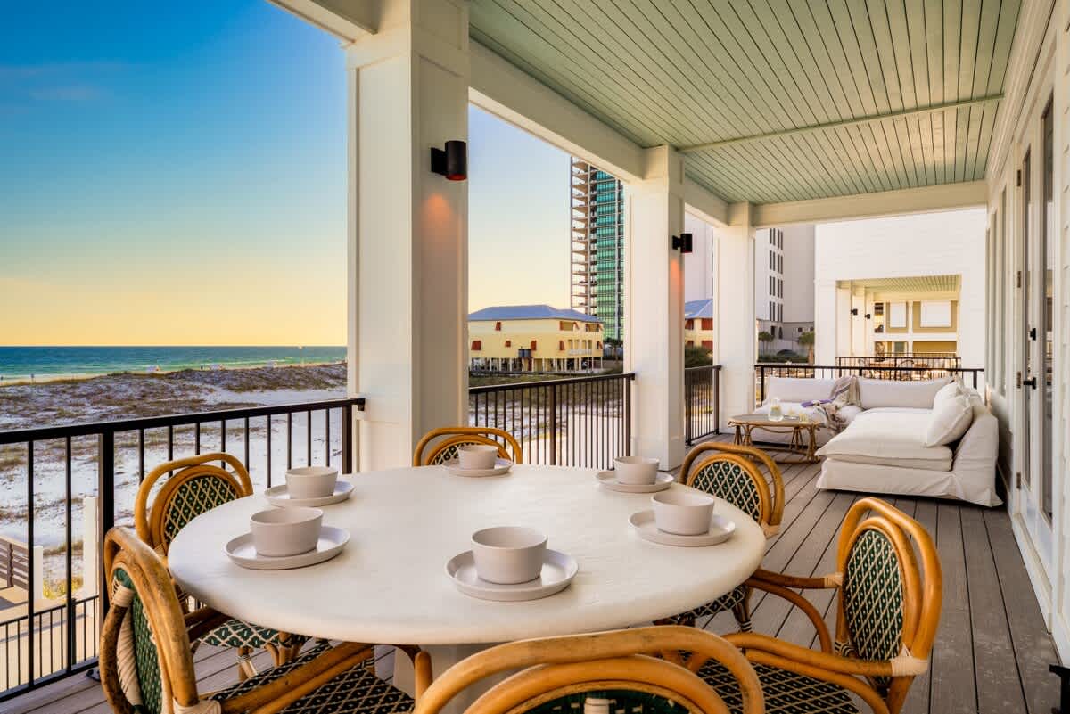 Beachfront Luxury w/ Pool & Elevator #31
