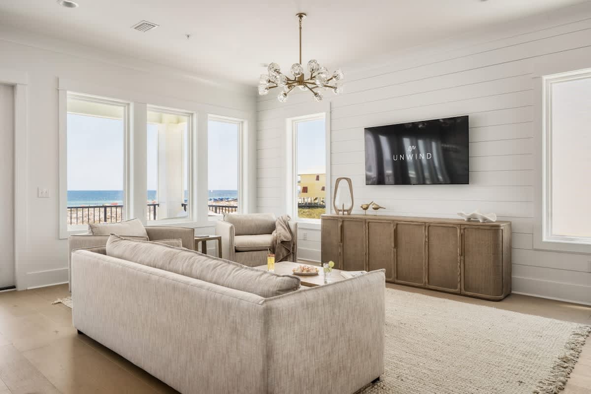 Beachfront Luxury w/ Pool & Elevator #32
