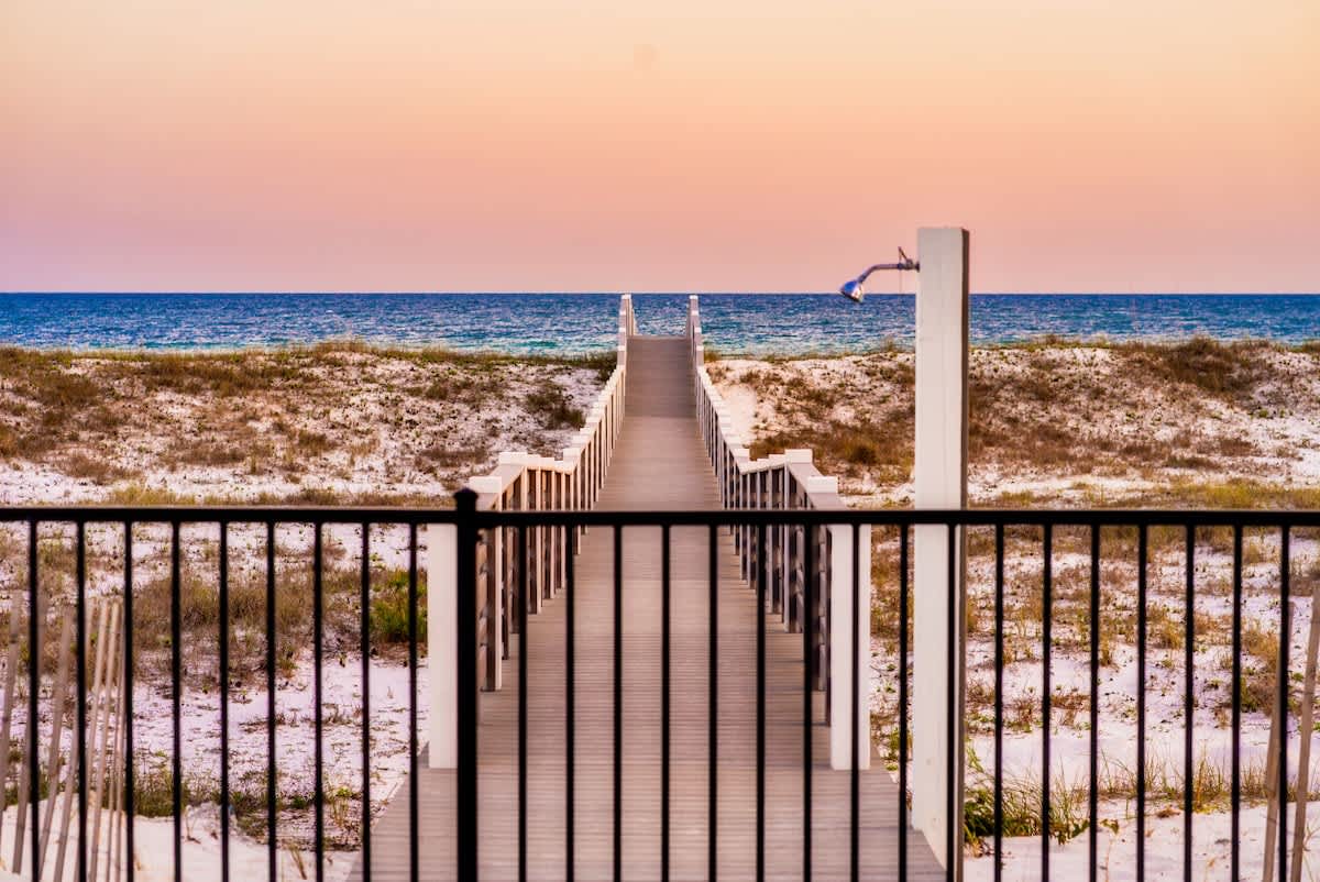 Beachfront Luxury w/ Pool & Elevator #45