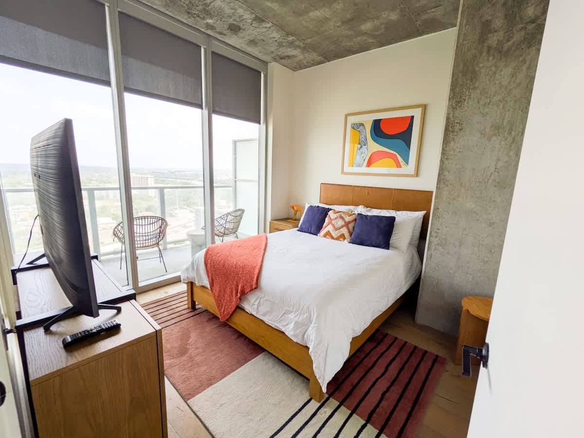 Condo in Austin property photo 3