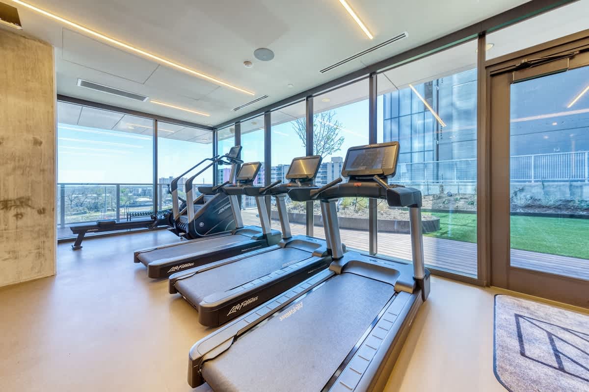 23rd-Flr Rainey Condo | Pool & Gym Views #34