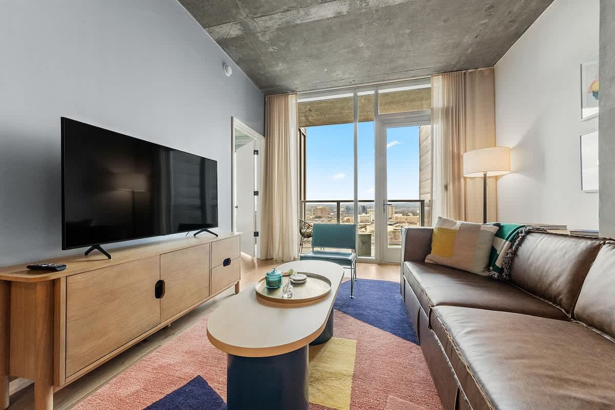 23rd-Flr Rainey Condo | Pool & Gym Views #7