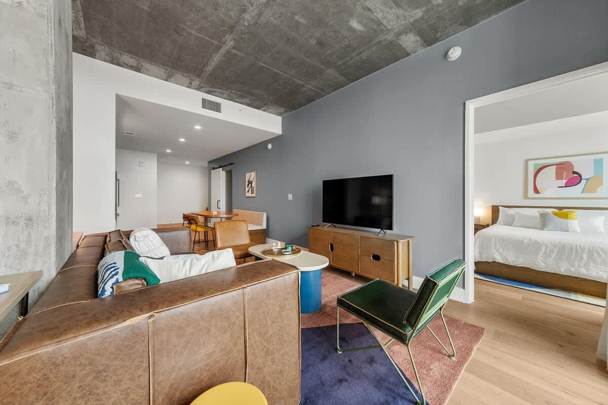 23rd-Flr Rainey Condo | Pool & Gym Views #40