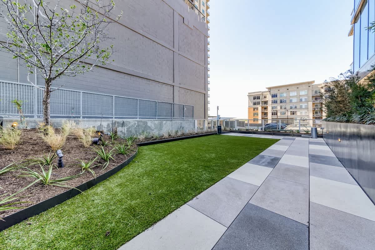 23rd-Flr Rainey Condo | Pool & Gym Views #18