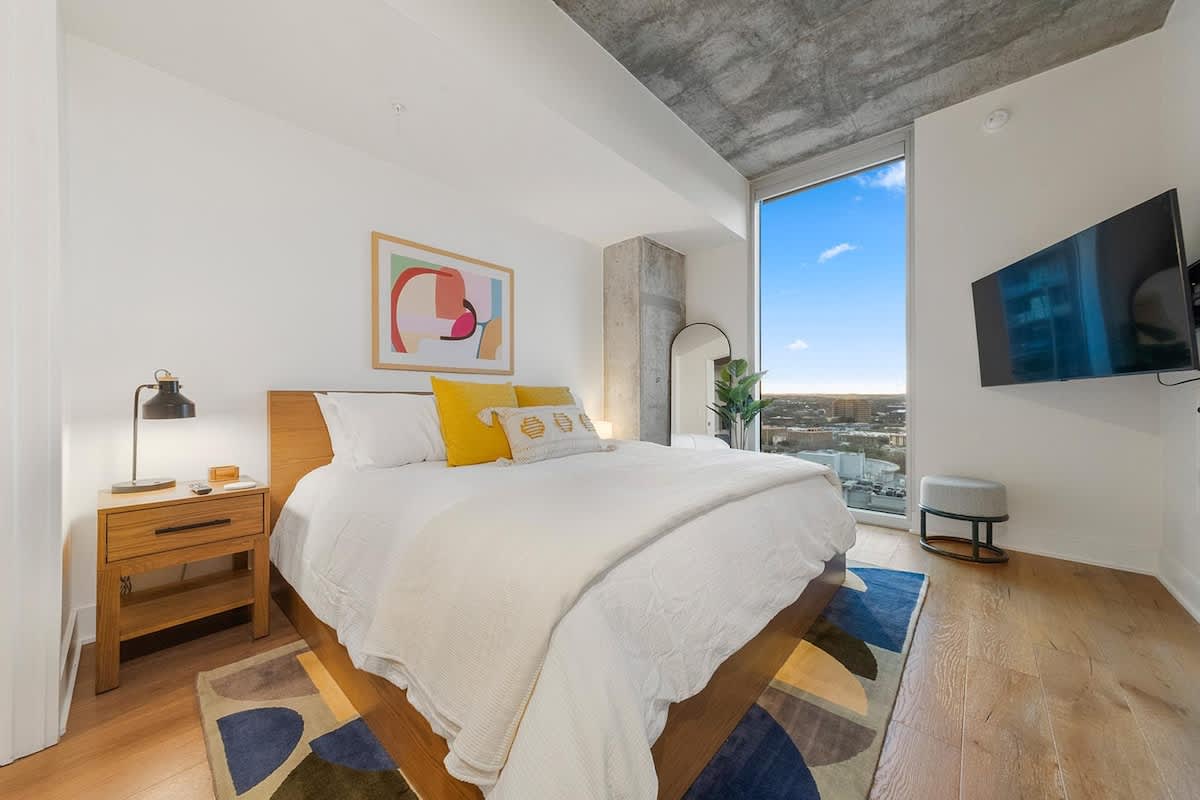 Condo in Austin property photo 3