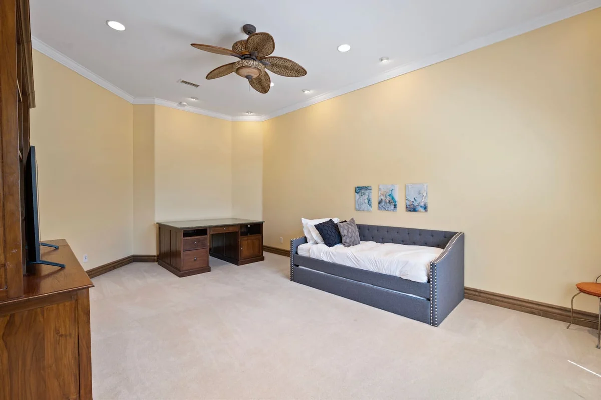 Bedroom 3 image 1