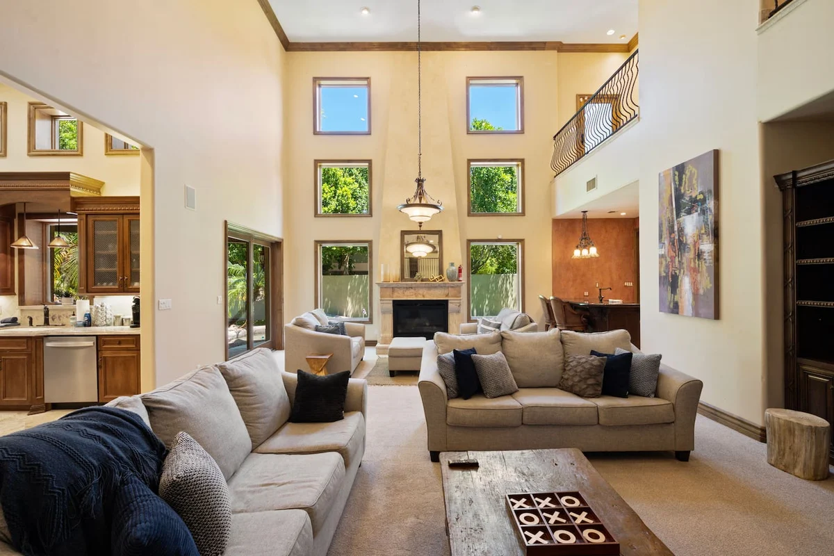 Home in Phoenix property photo 4
