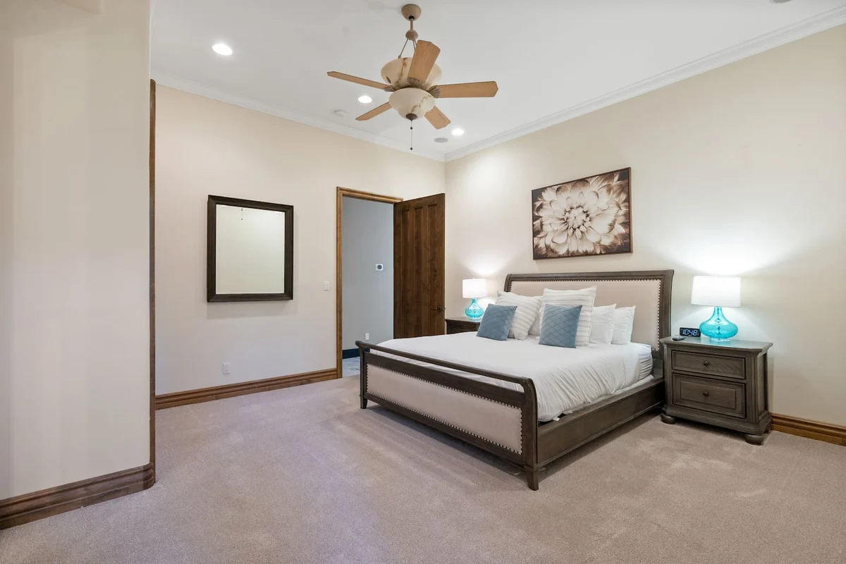 Bedroom 5 image 1
