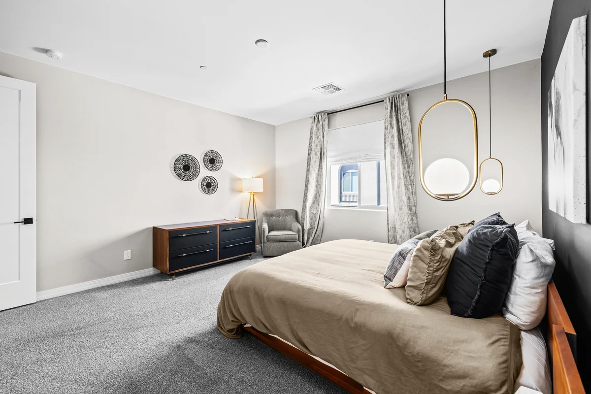 Bedroom 3 image 1
