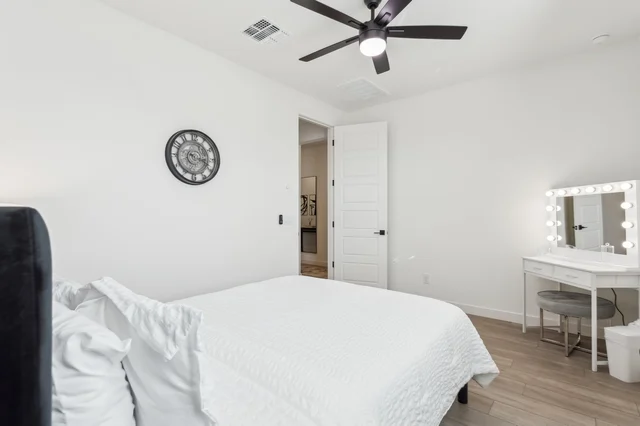 Bedroom 3 image 1