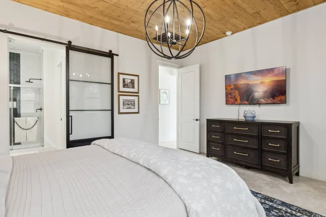 Bedroom 1 image 1