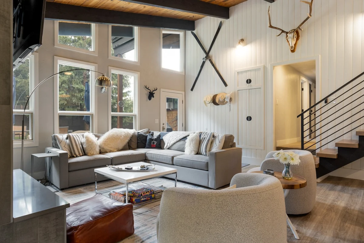 West Vail Home - Hot Tub, Fireplace & Steps to Bus #4